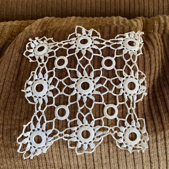 4 Vintage Doilies - Picture 7 of 11